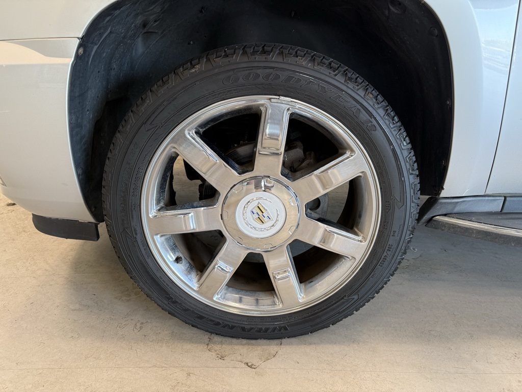 2011 Cadillac Escalade Base photo 9