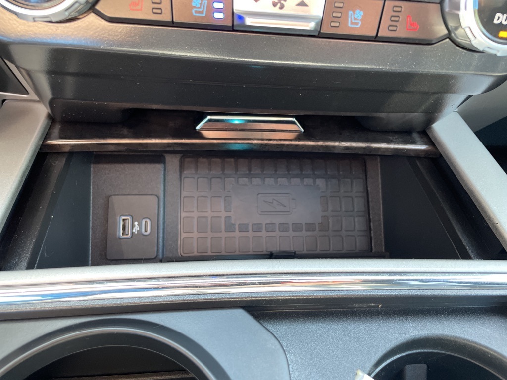 2022 Ford F-250 Lariat photo 26
