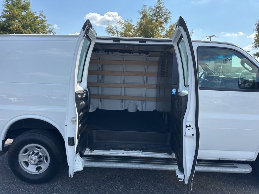2023 Chevrolet Express Cargo 2500 photo 11
