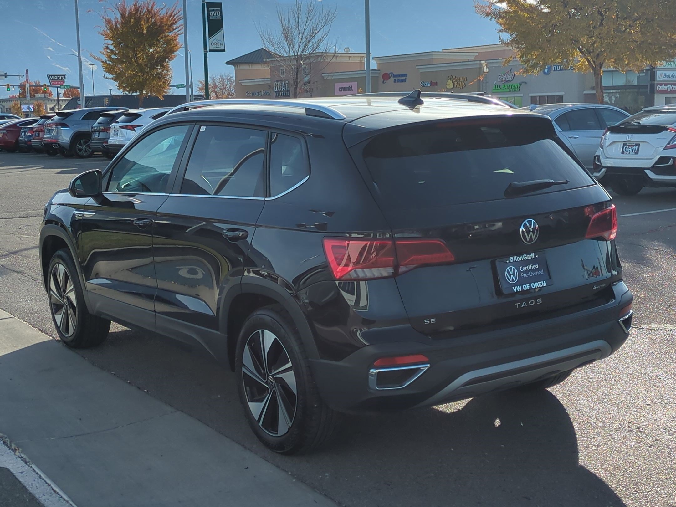 2024 Volkswagen Taos SE photo 4