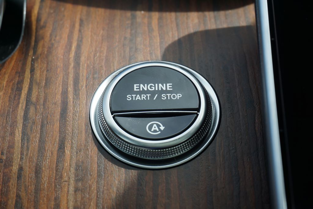 2025 Mercedes Benz C 300 4MATIC photo 28