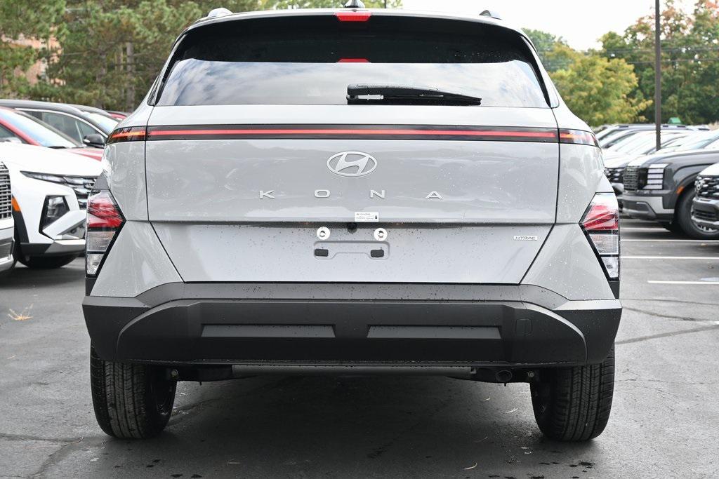 2026 Hyundai Kona SEL photo 2