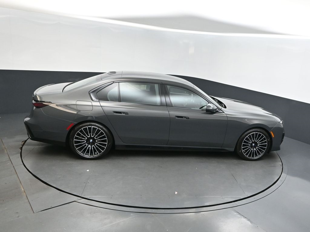 2026 Bmw 740i photo 34