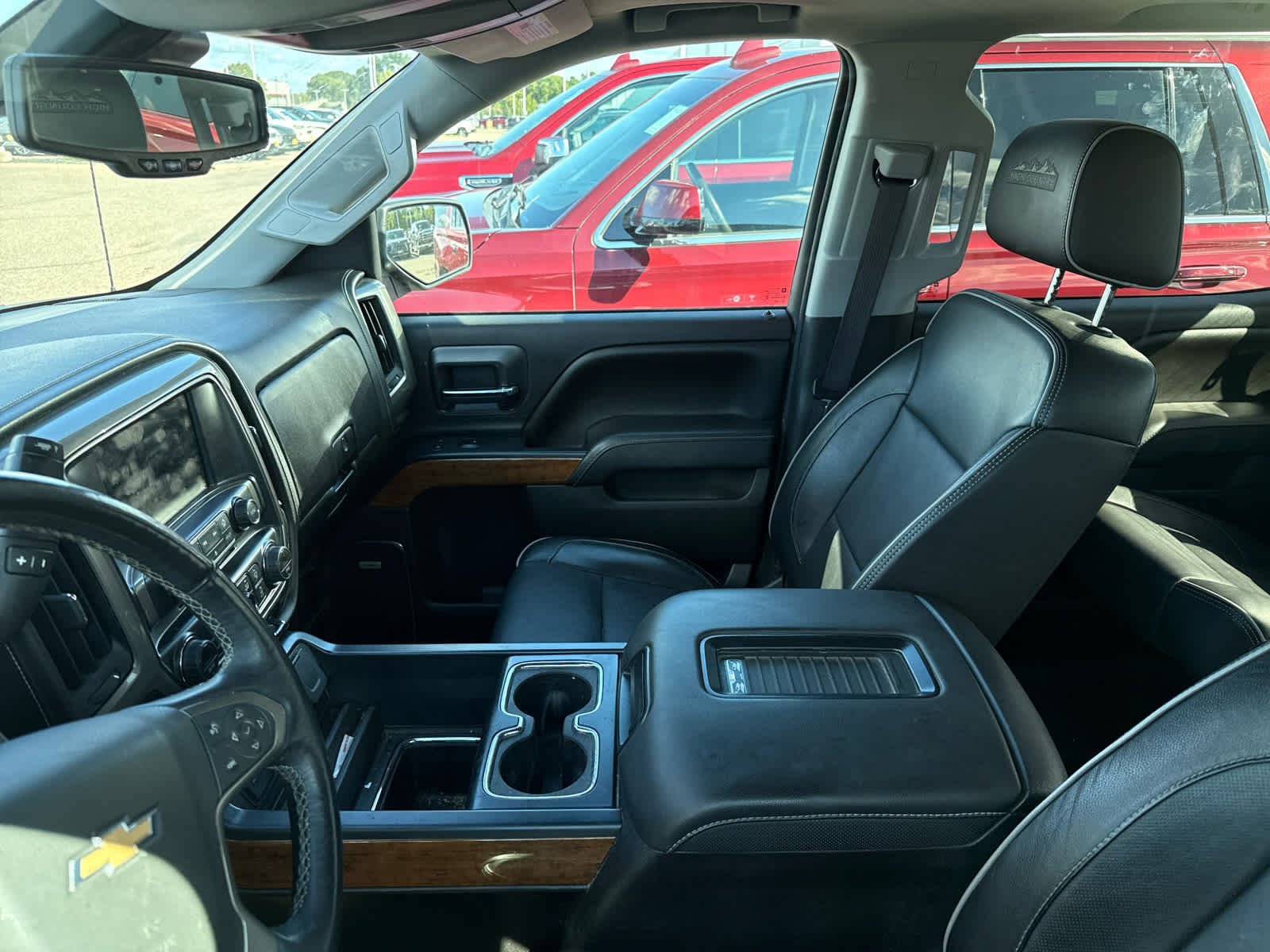 2017 Chevrolet Silverado 1500 High Country photo 3