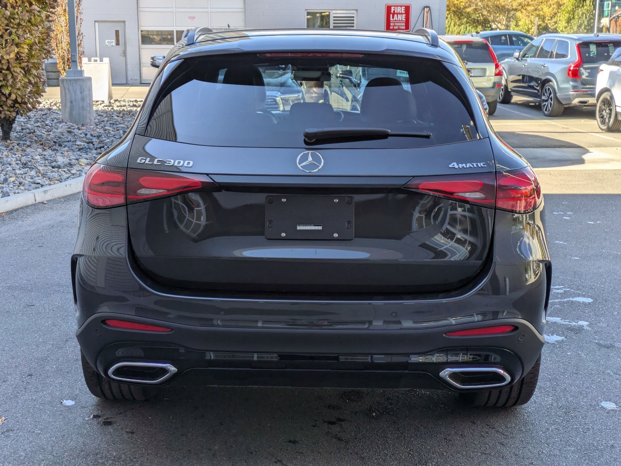 2025 Mercedes Benz GLC 300 4MATIC photo 4