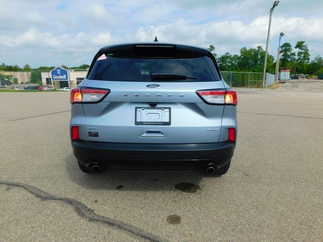 2022 Ford Escape SE photo 3