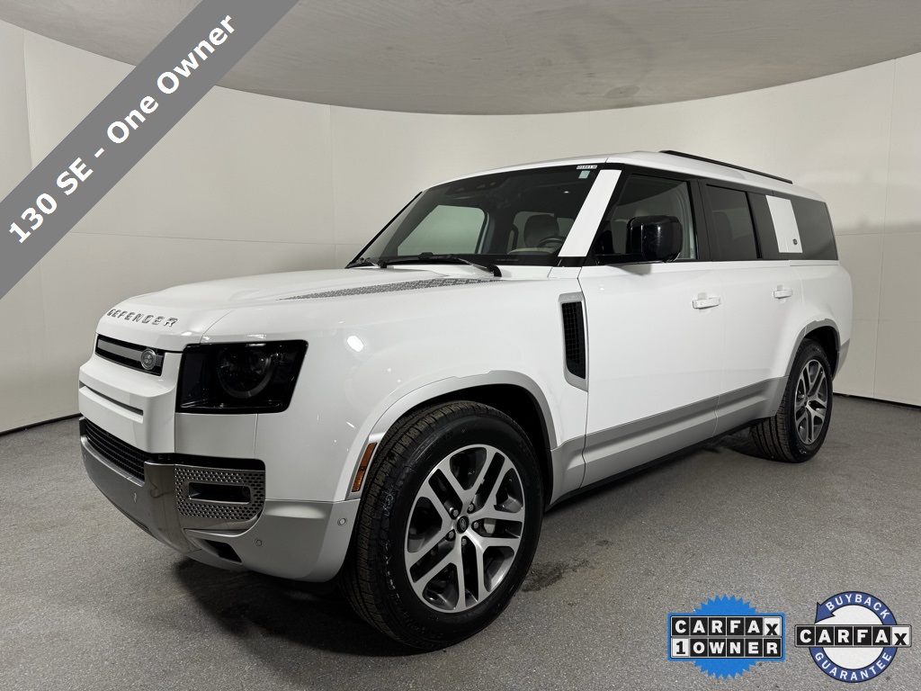 2023 Land Rover Defender SE's photo