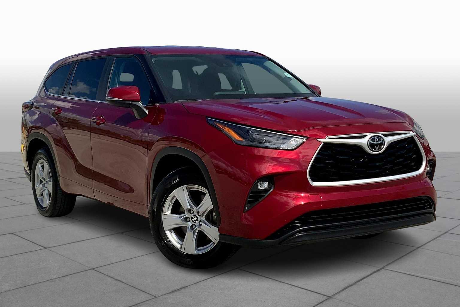 2024 Toyota Highlander LE photo 2