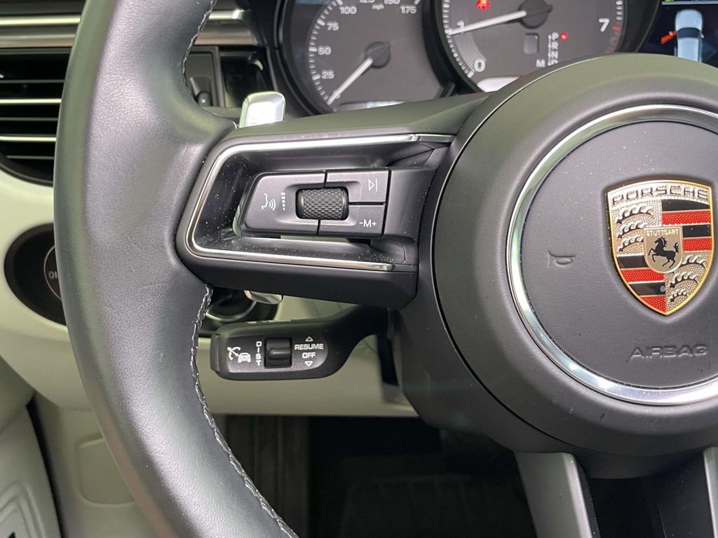 2024 Porsche Macan Base photo 36