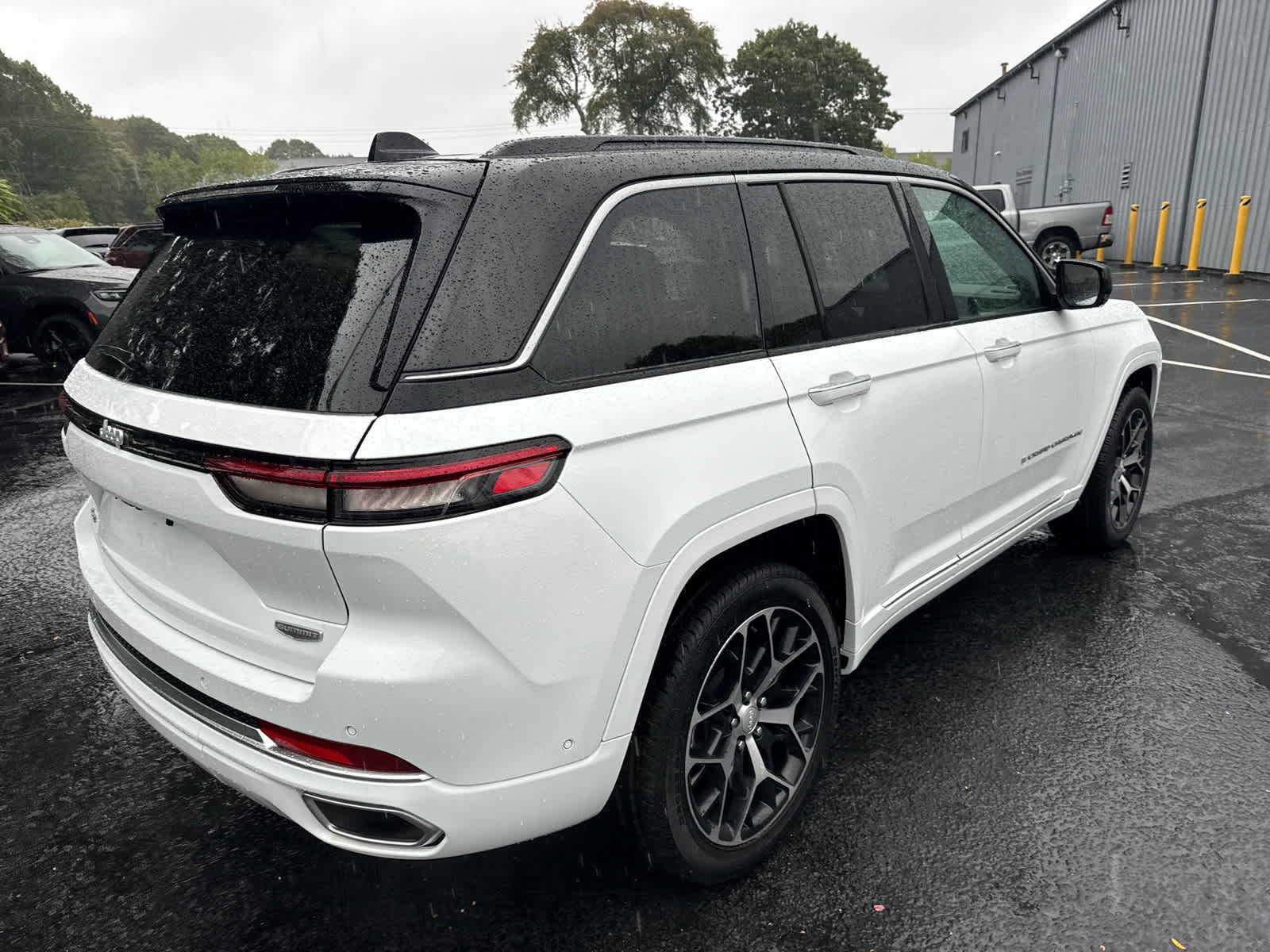 2024 Jeep Grand Cherokee Summit photo 8