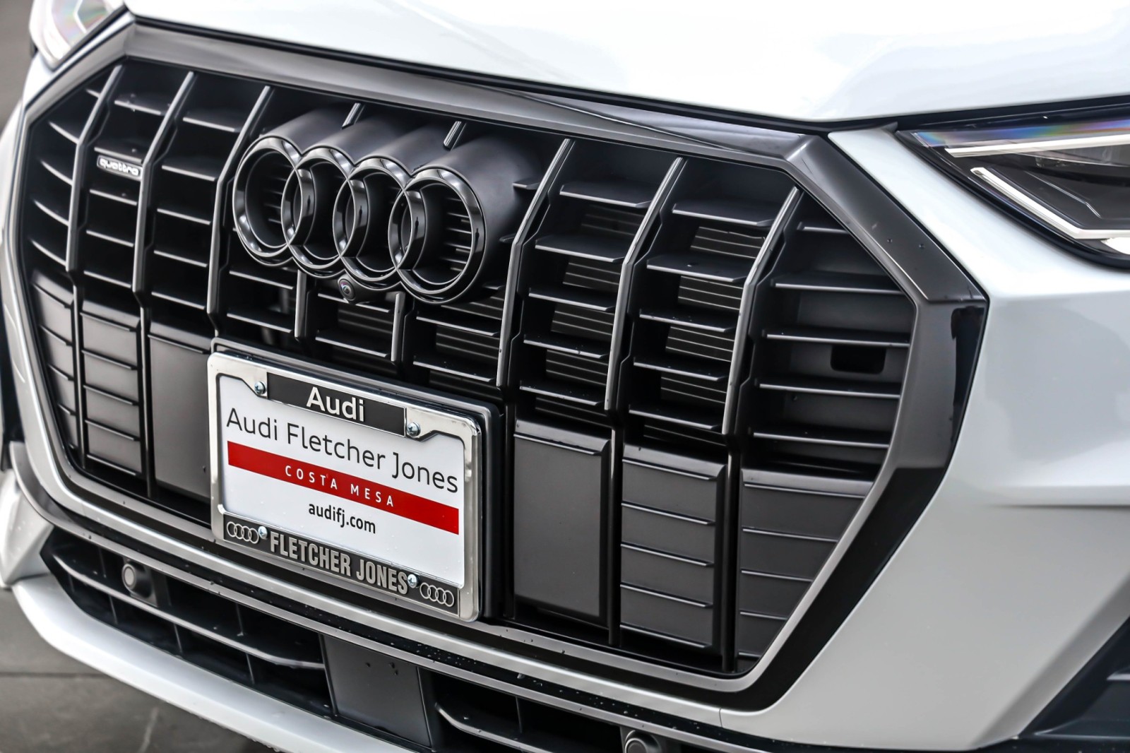 2025 Audi Q3 S line Premium Plus 45 TFSI photo 4