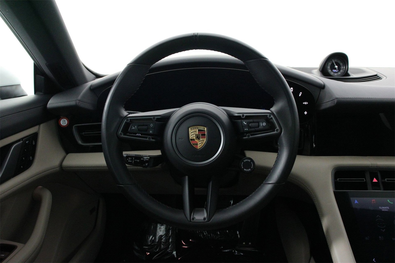 2025 Porsche Taycan photo 12