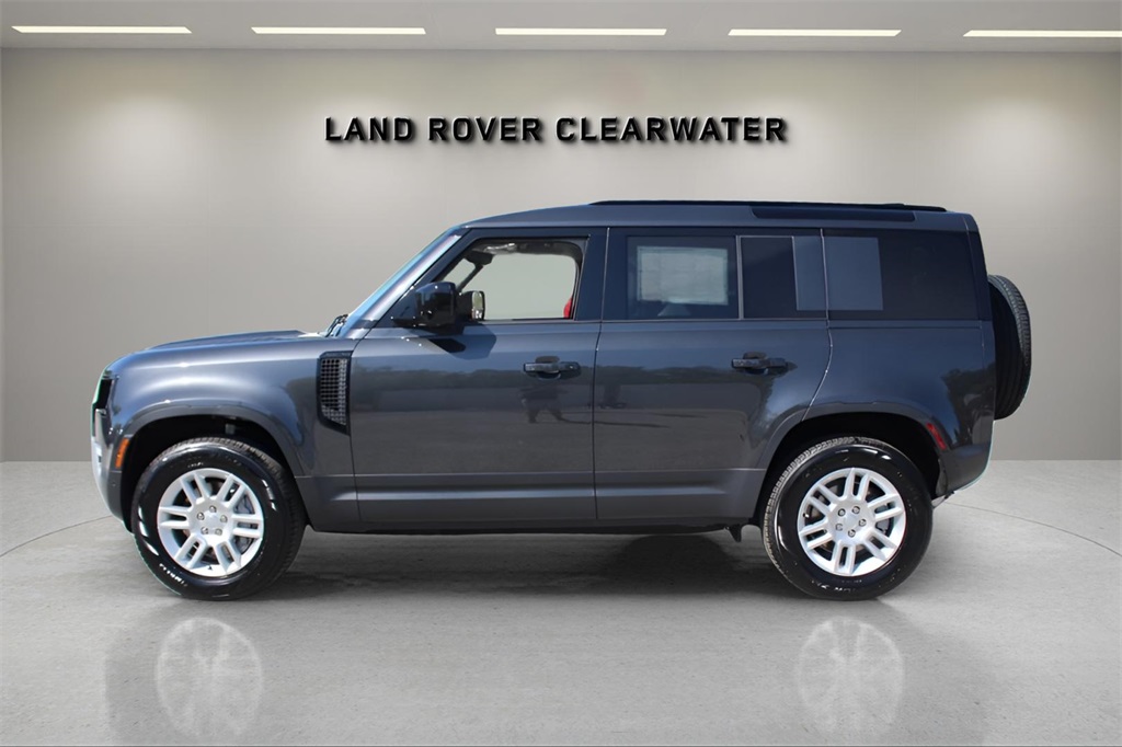 2025 Land Rover Defender 110 S photo 2