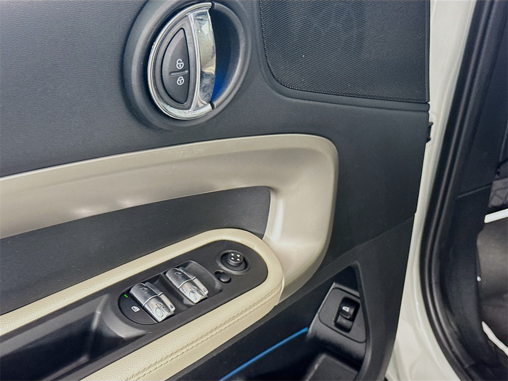 2023 Mini Cooper S ALL4 photo 12
