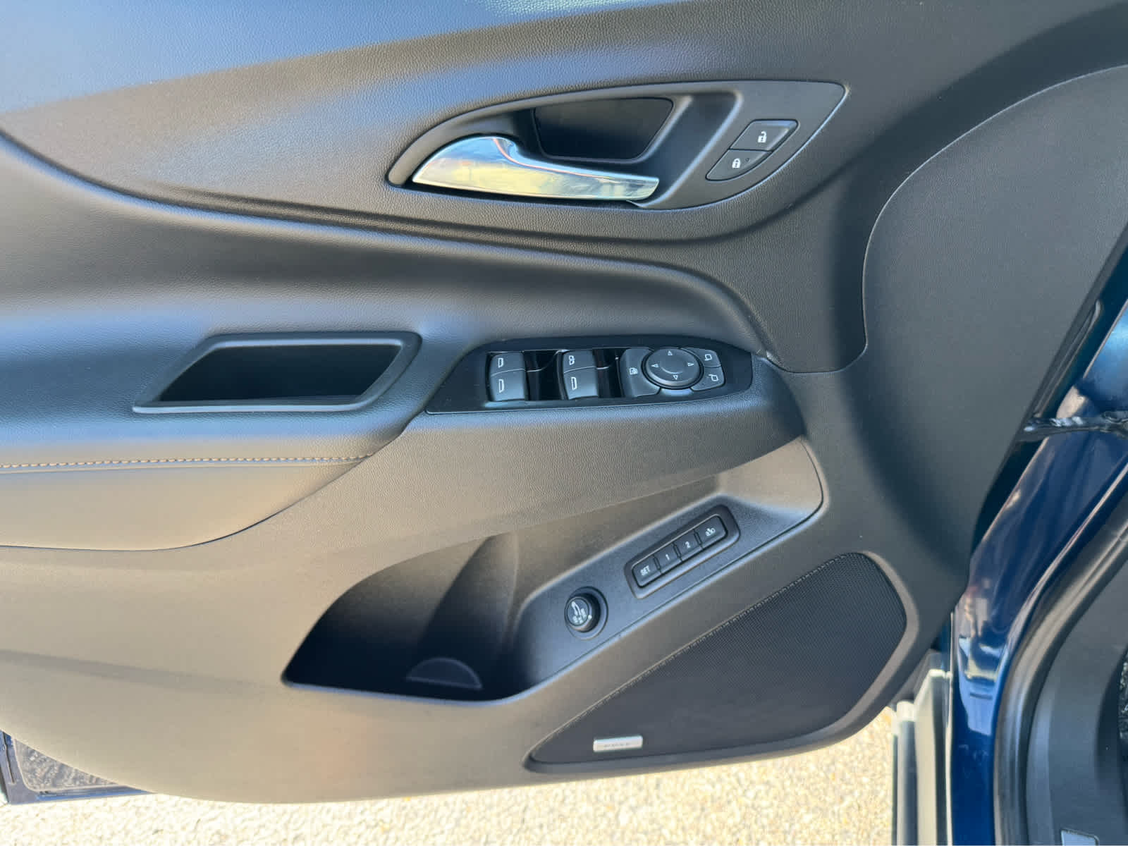 2022 Chevrolet Equinox Premier photo 11