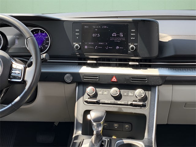 2024 Kia Carnival LX photo 20