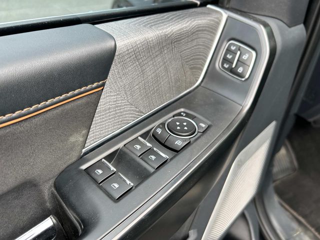 2023 Ford F-150 Platinum photo 16