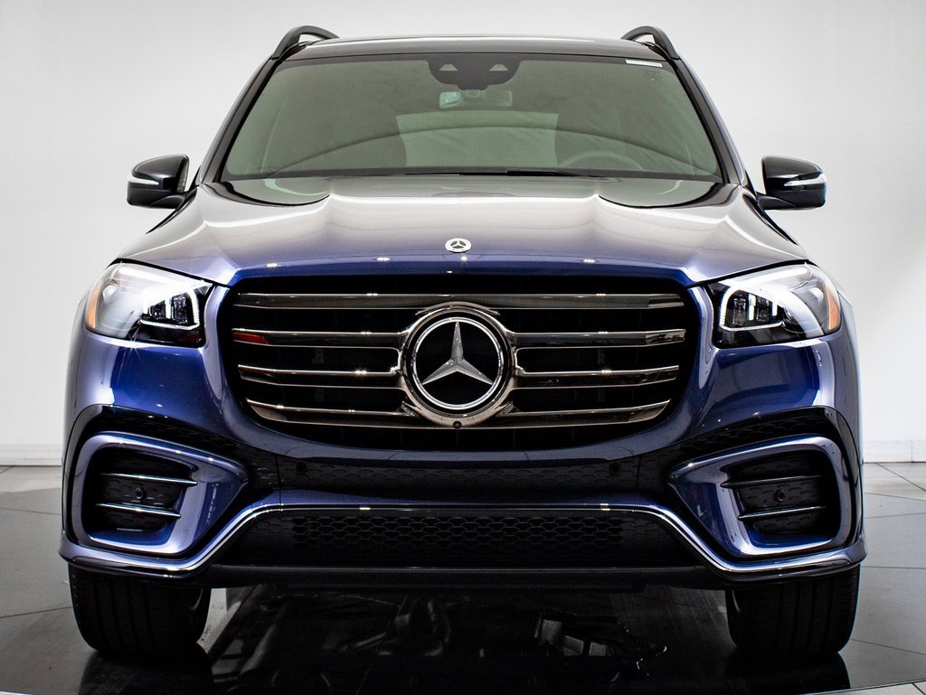 2025 Mercedes Benz GLS 450 4MATIC photo 2