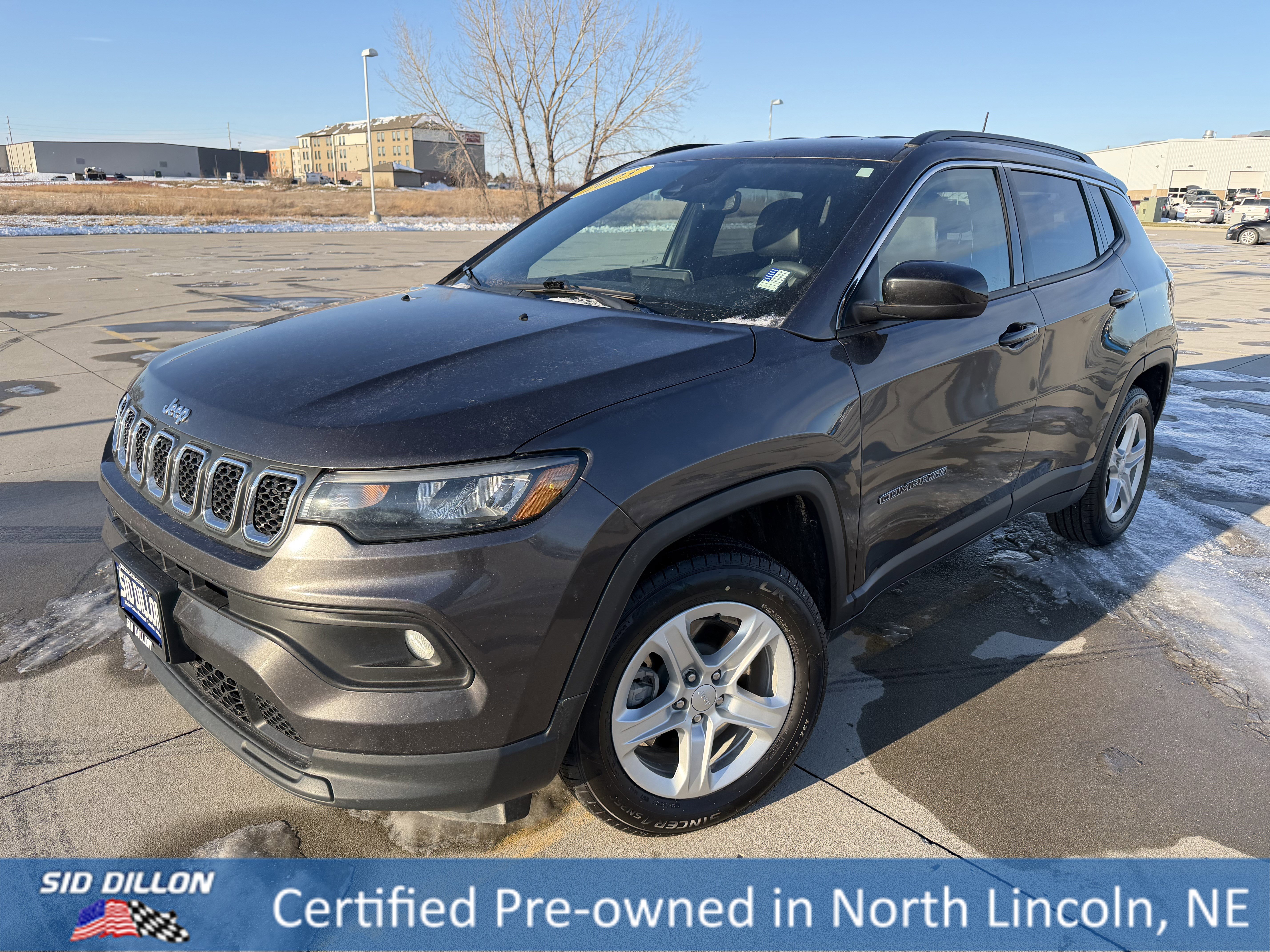 2023 Jeep Compass Latitude's photo