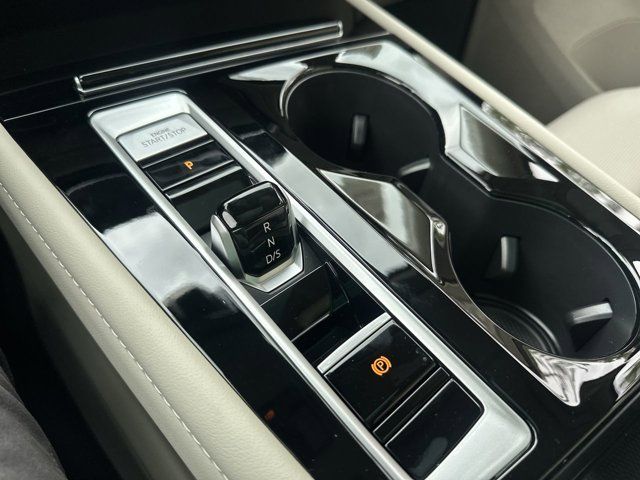 2026 Volkswagen Atlas SEL Premium R-Line photo 10