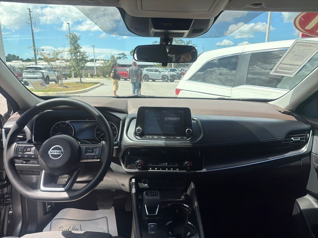 2021 Nissan Rogue SV photo 23