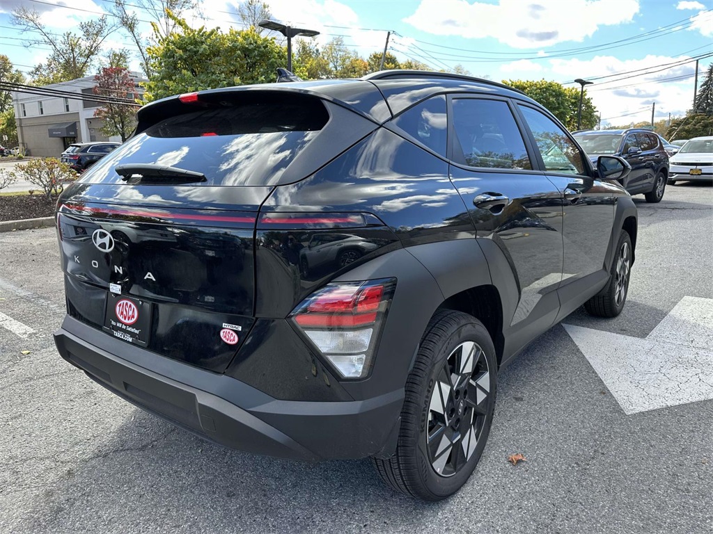 2025 Hyundai Kona SEL photo 3