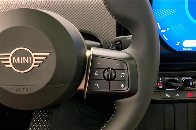 2025 Mini Cooper S Hardtop photo 19