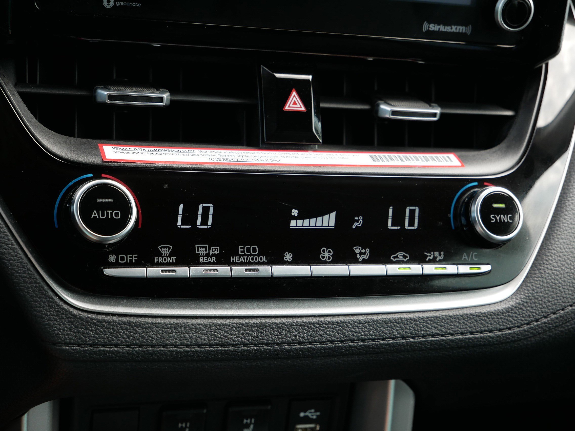 2022 Toyota Corolla Cross XLE photo 23