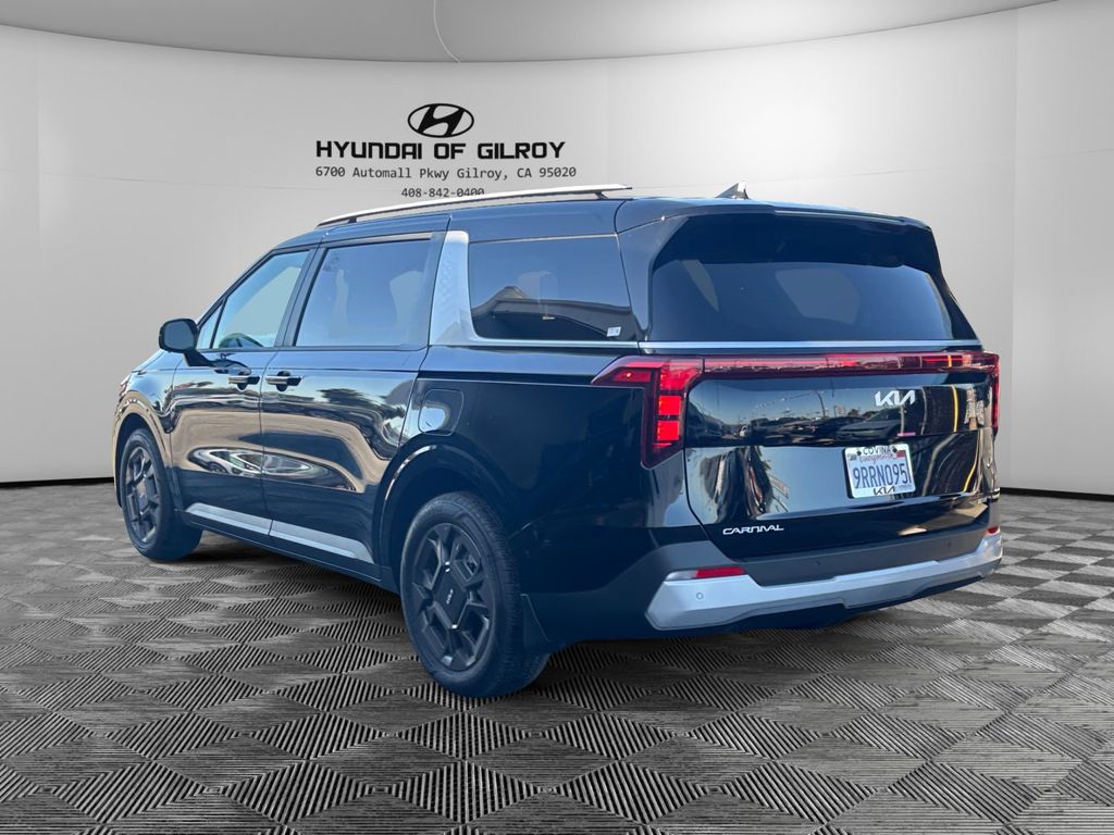 2025 Kia Carnival EX photo 6
