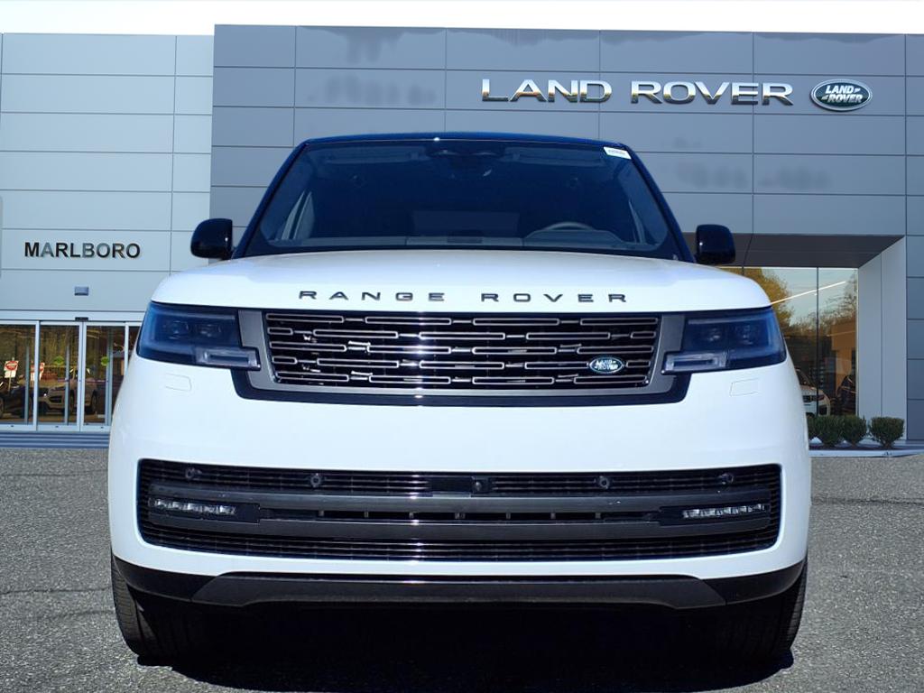2025 Land Rover Range Rover SE photo 7