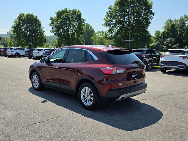2021 Ford Escape SE photo 2