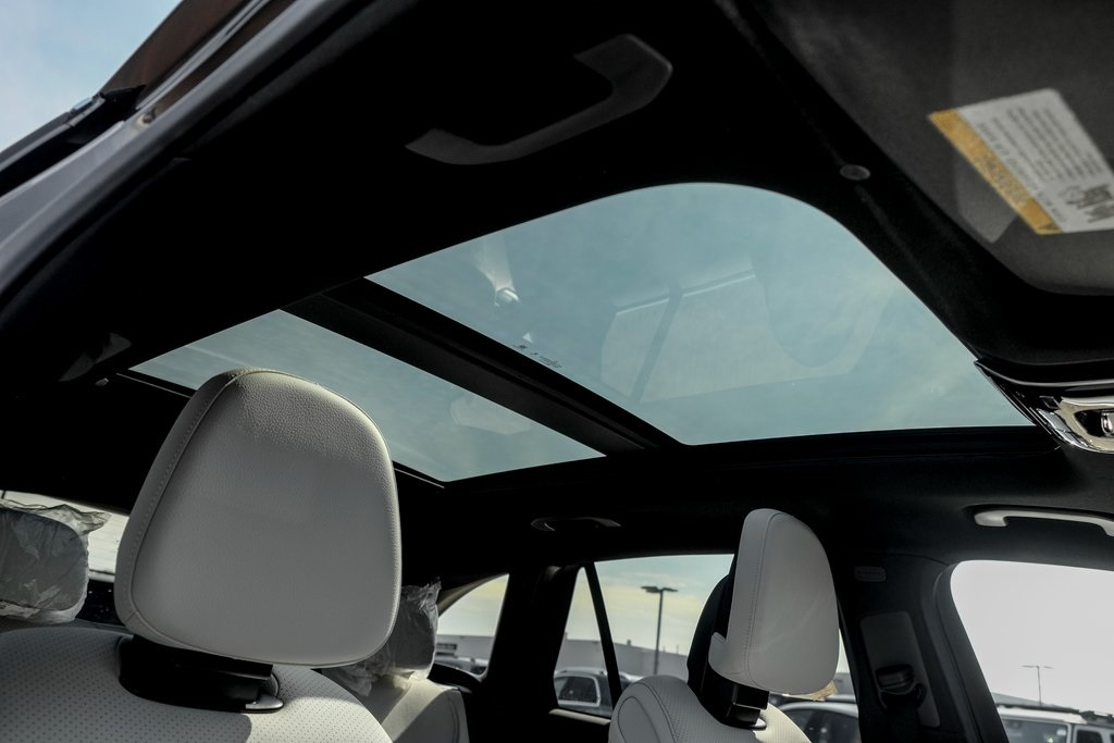 2026 Mercedes Benz GLC 300 4MATIC photo 22