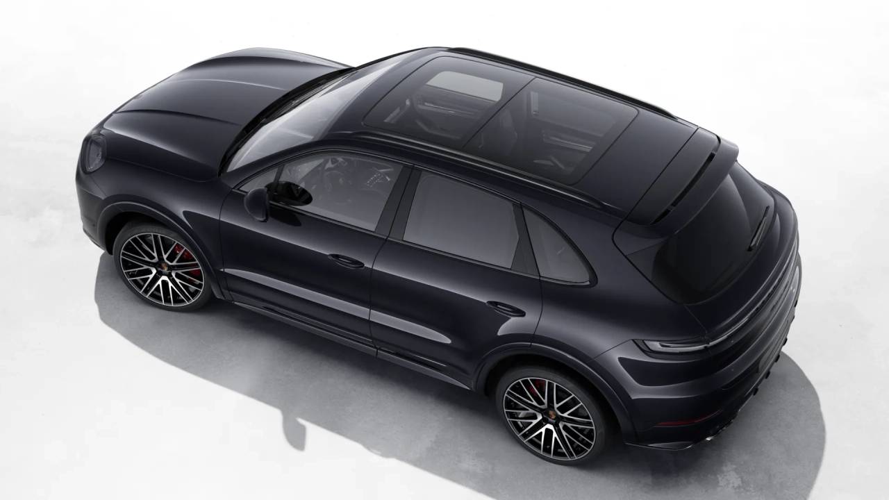 2025 Porsche Cayenne GTS photo 4