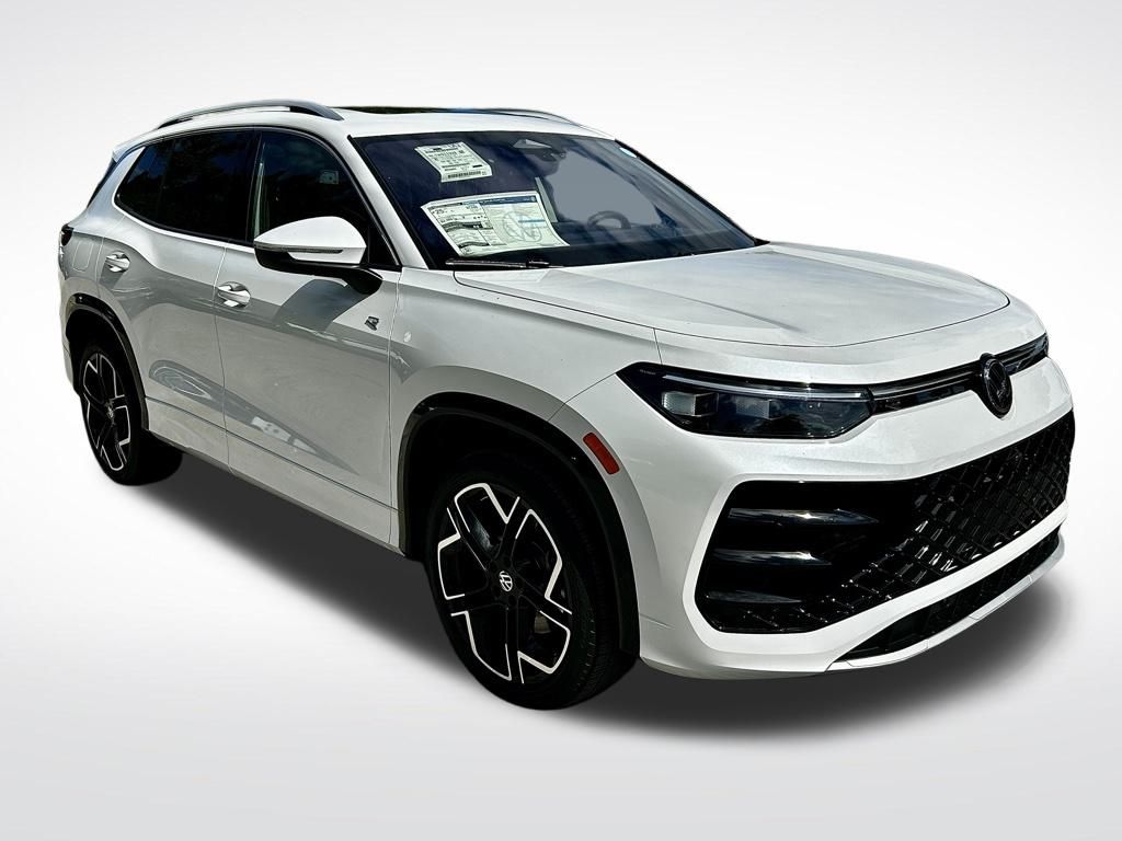 2026 Volkswagen Tiguan SEL R-Line photo 2