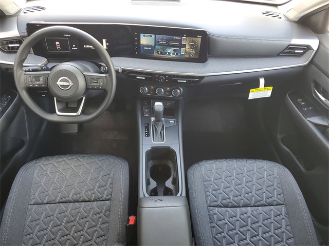 2025 Nissan Kicks SV photo 11
