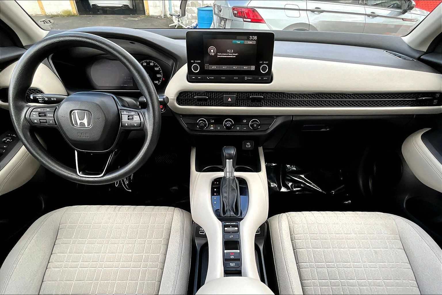 2023 Honda HR-V LX photo 14