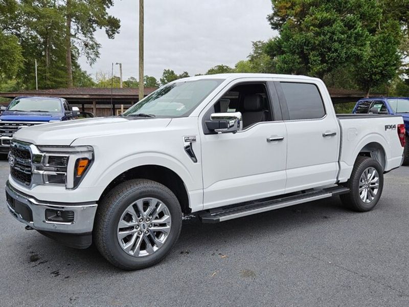 2025 Ford F-150 Lariat photo 2