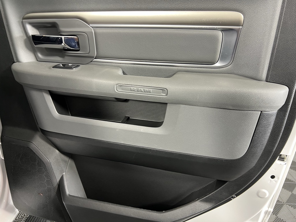 2020 Ram 1500 Classic Warlock photo 24
