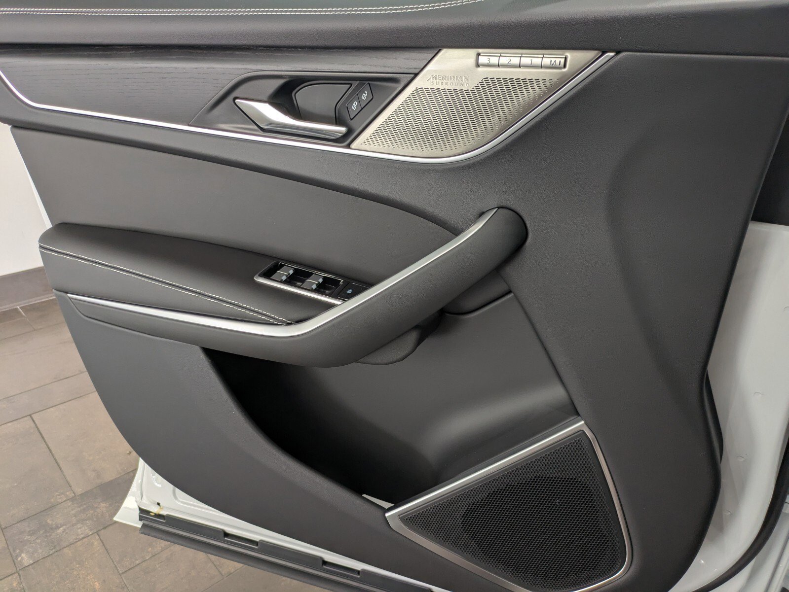 2026 Jaguar F-PACE P250 R-Dynamic S photo 18