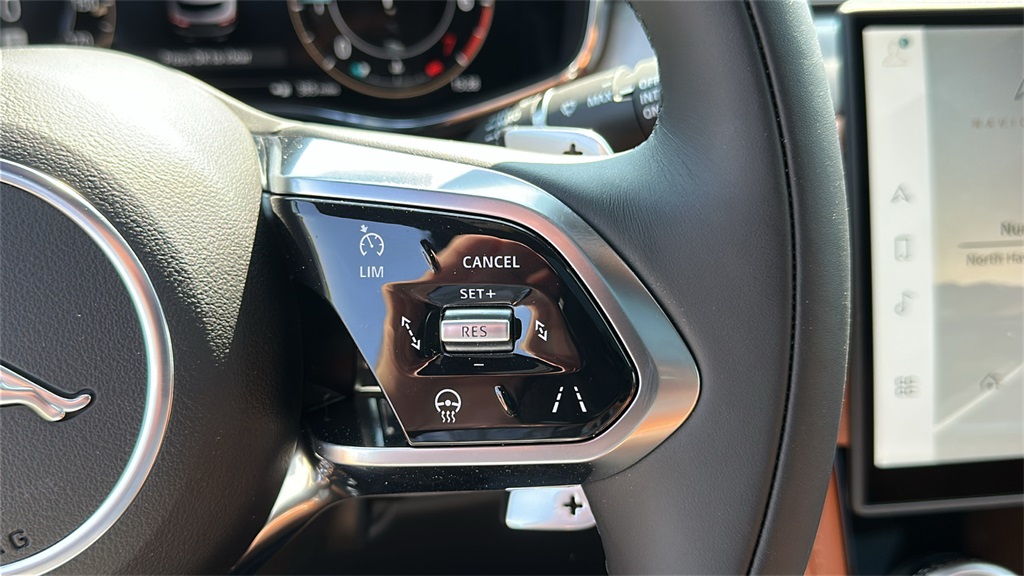 2026 Jaguar F-PACE P250 R-Dynamic S photo 15
