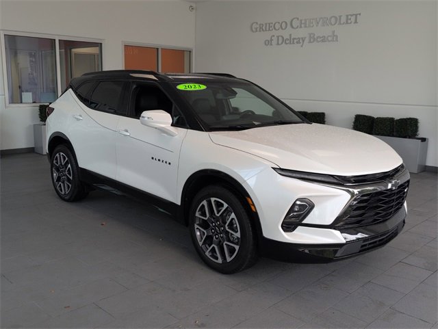 2023 Chevrolet Blazer RS photo 2