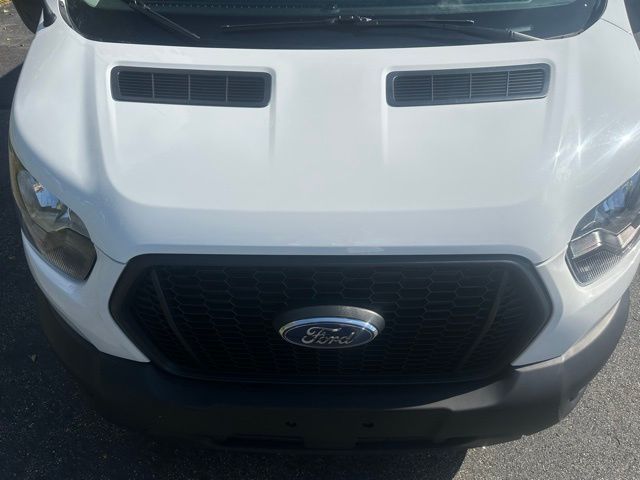 2023 Ford Transit photo 3