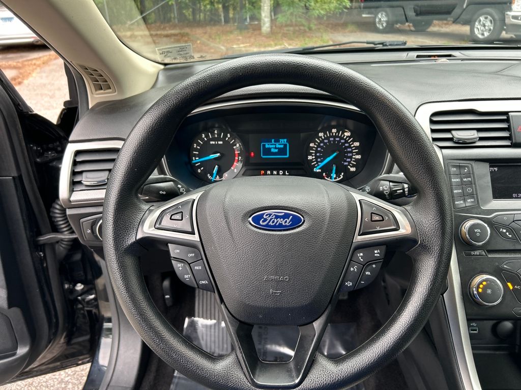 2017 Ford Fusion SE photo 15