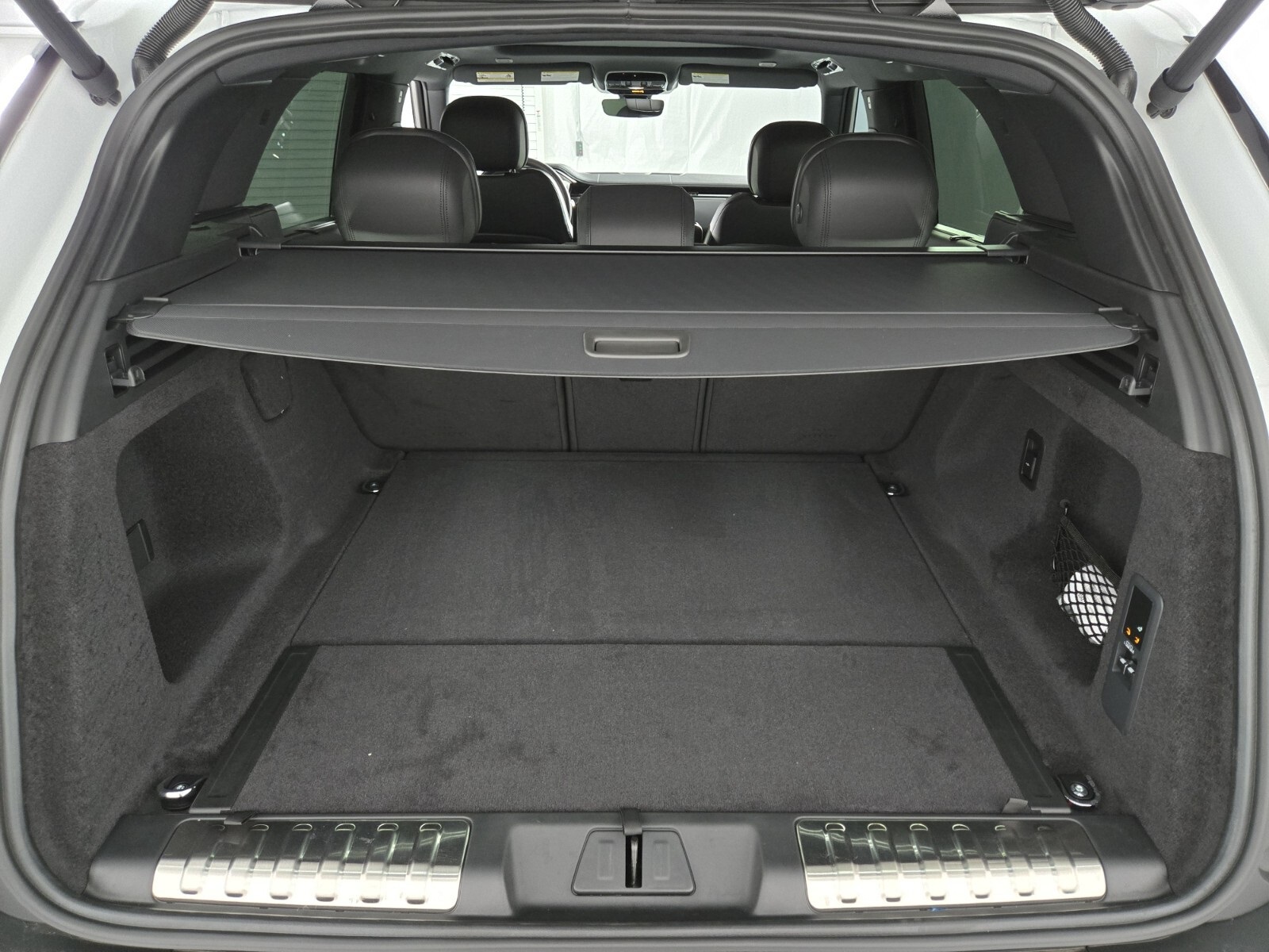 2025 Land Rover Range Rover Sport SE photo 12
