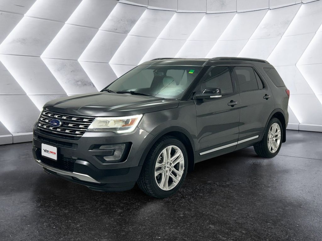 2017 Ford Explorer XLT photo 3