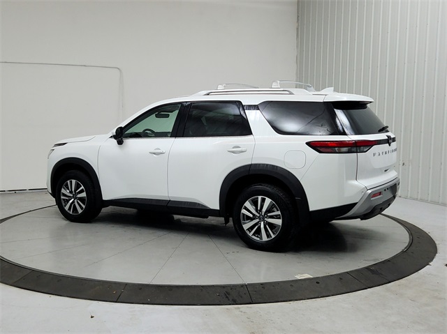2025 Nissan Pathfinder SL photo 4