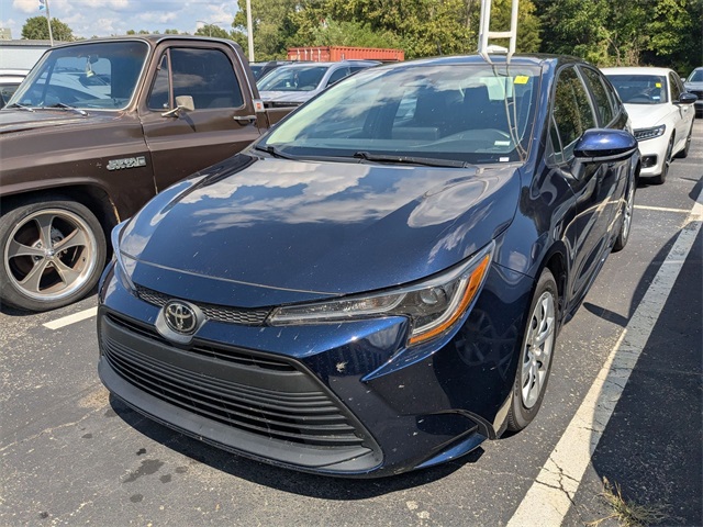 2023 Toyota Corolla LE photo 3