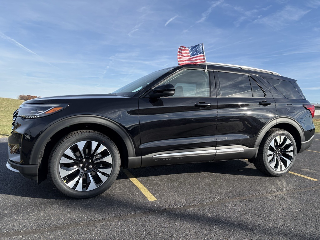 2026 Ford Explorer Platinum's photo