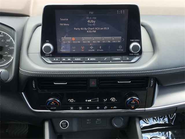 2021 Nissan Rogue SV photo 14