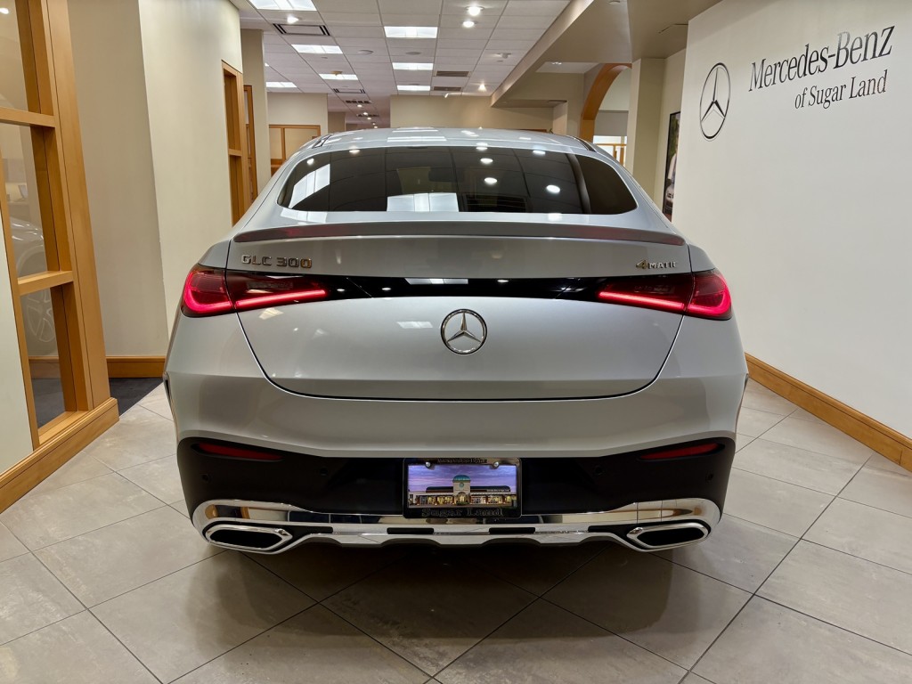 2026 Mercedes Benz GLC 300 4MATIC photo 4